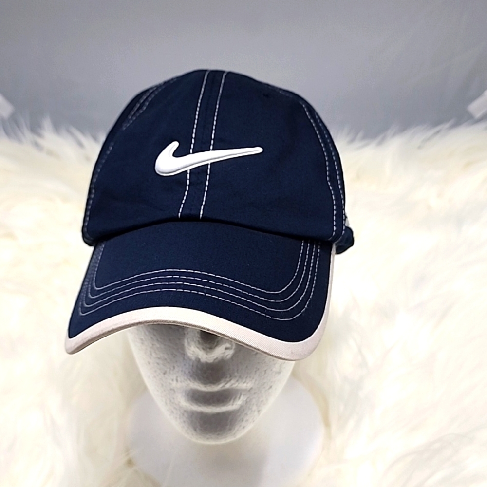 Nike Fit Dry adjustable fit  Golf Cap